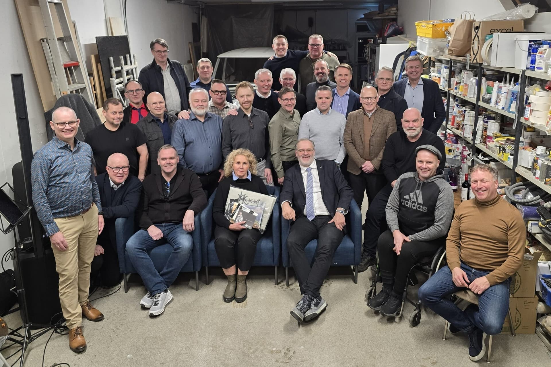 Club71 styrkir Hall heiðurspilt