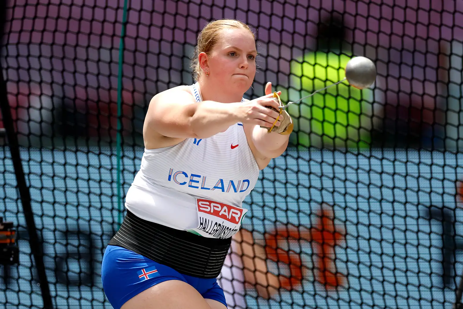 Bætti eigið Íslandsmet í sleggjukasti