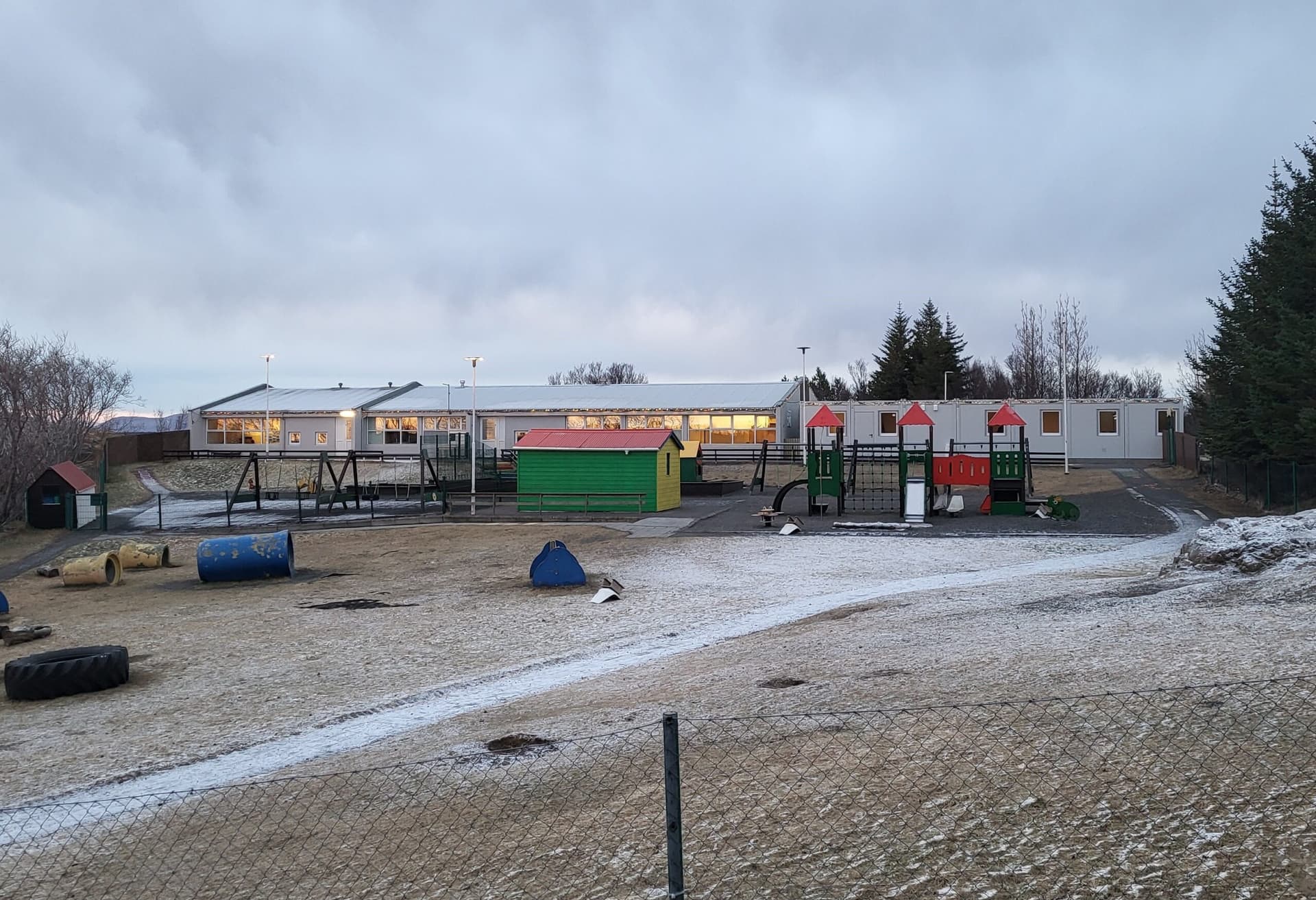 Stækka Klettaborg og bæta aðstöðuna