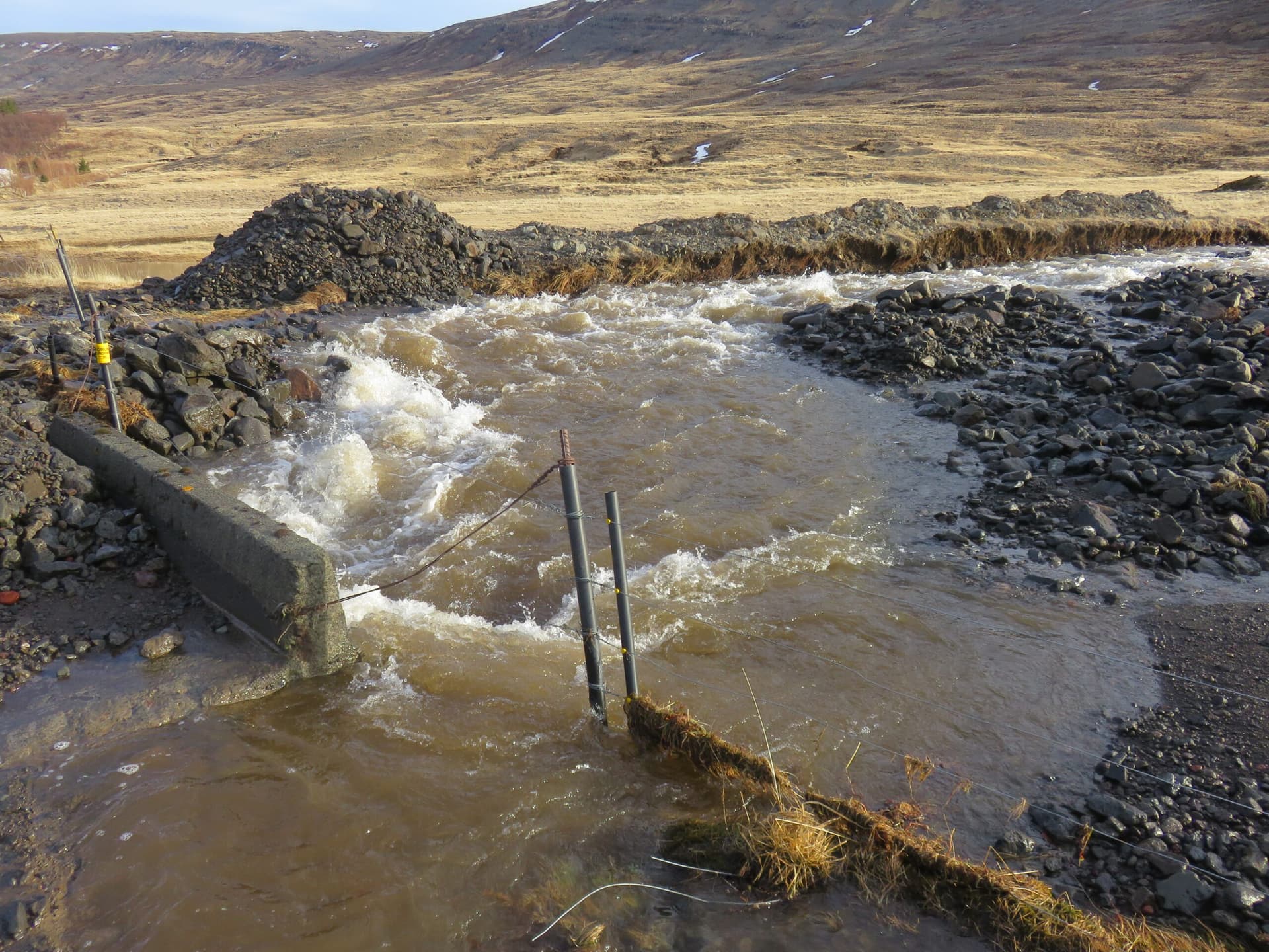Flóð úr Hrafnagili í Lundarreykjadal