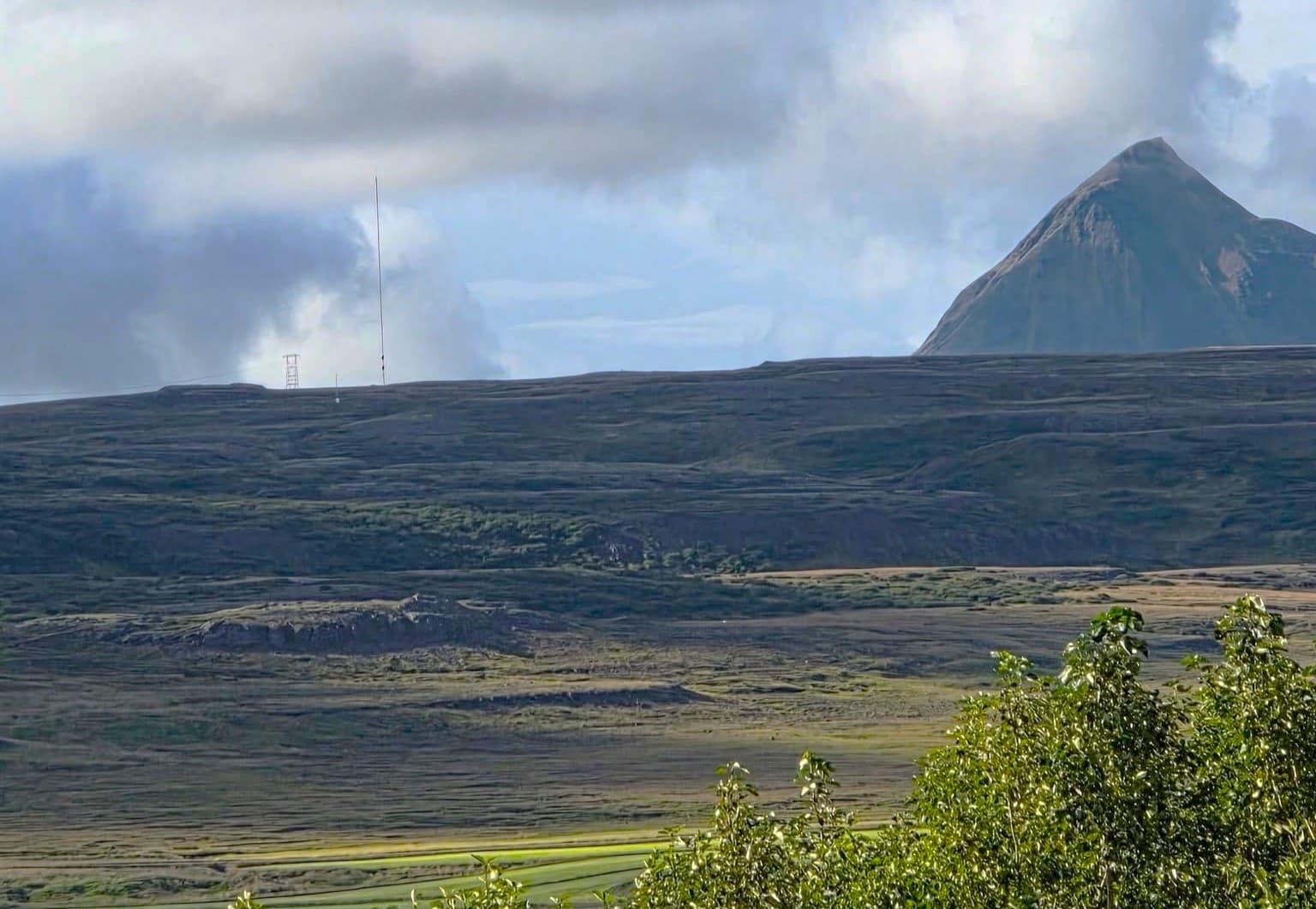 Ljóslaust vindmælimastur á Grjóthálsi hættulegt flugöryggi