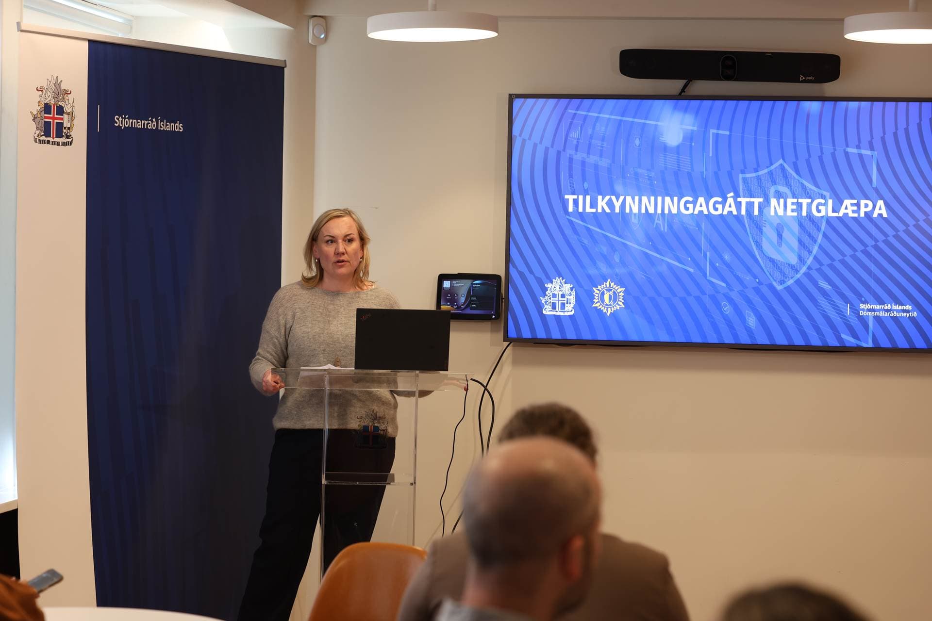 Opnaði stafræna tilkynningagátt um netglæpi