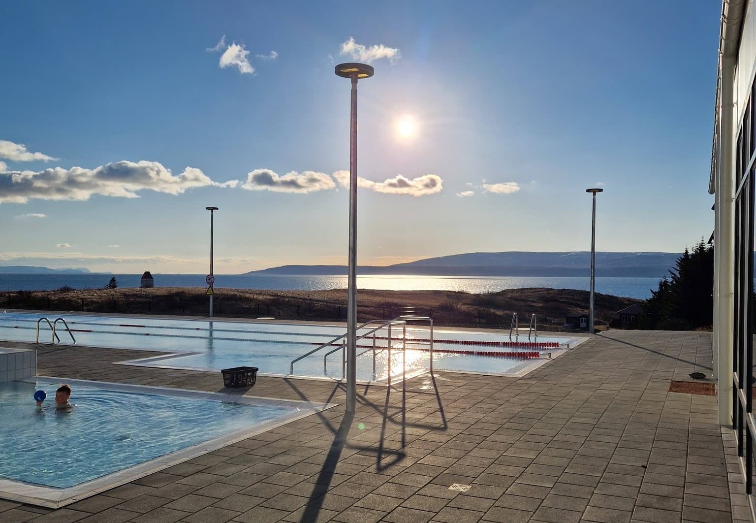 Lengja opnunartíma í íþróttamiðstöðinni
