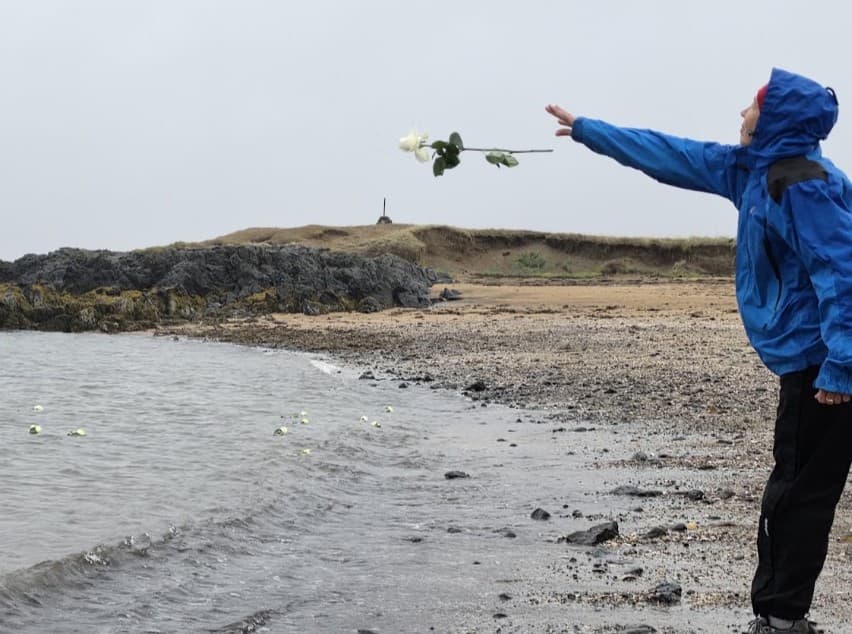 Áhrifamikil minningarathöfn haldin í Straumfirði á Mýrum – myndasyrpa